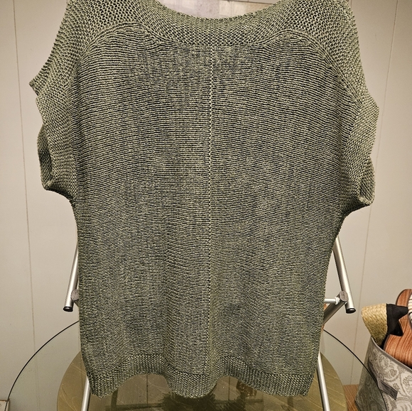 Sweater - Picture 2 of 2